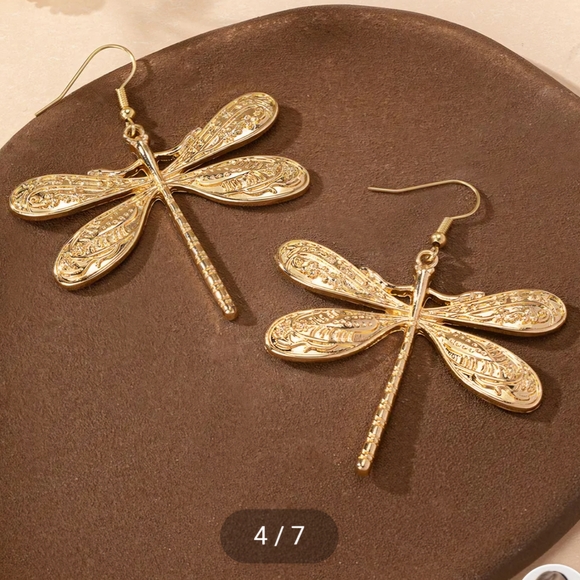 Dragonfly Earrings Gold Tone Zinc Alloy - Picture 10 of 13
